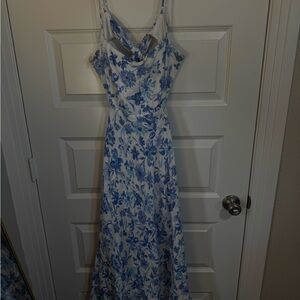 Lulu’s Floral Blue and White Women's Dress